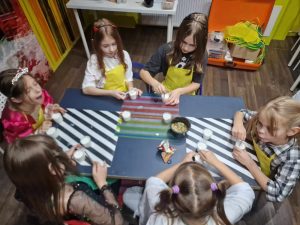 Impreza Sleepover Party w Helen Doron Sochaczew 2 396476902 1371940750385045 3279243756786053011 n - Helen Doron English