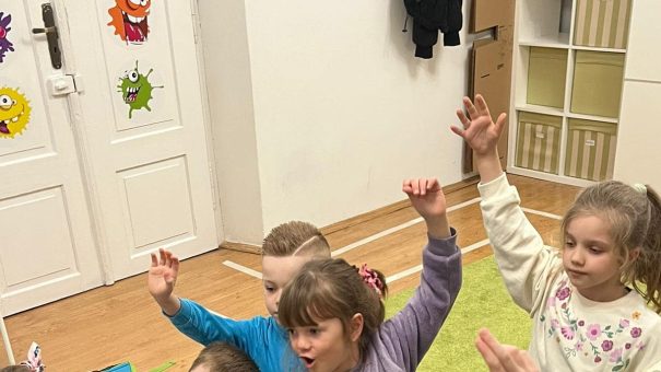 Korepetycje angielskiego czy szkoła językowa? Zajęcia Helen Doron Libertów Angielski dla dzieci i młodzieży