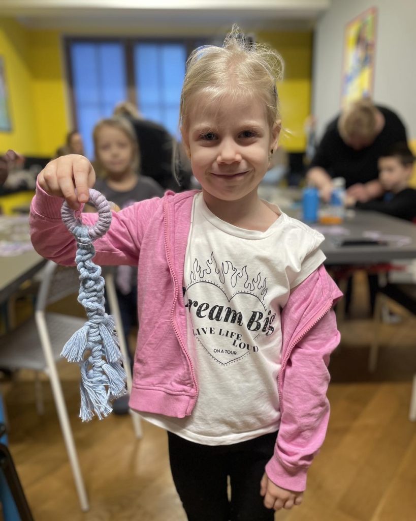 Zajęcia dodatkowe w Chrzanowie – Helen Doron Chrzanów to więcej niż nauka angielskiego 3 Zajęcia dodatkowe w Chrzanowie - Zajęcia plastyczno-manualne