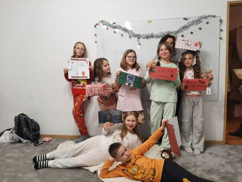Tak wyglądała tegoroczna świąteczna nocowanka w naszej szkole Helen Doron ✨🧑🎄 19 WhatsApp Image 2024 12 16 at 14.20.32 - Helen Doron English