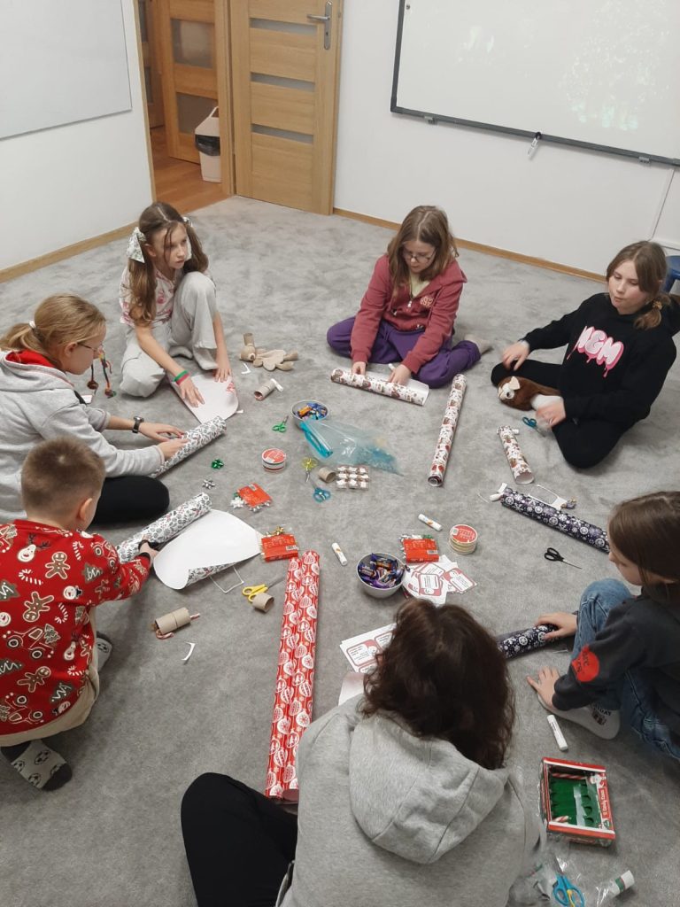 Tak wyglądała tegoroczna świąteczna nocowanka w naszej szkole Helen Doron ✨🧑🎄 13 WhatsApp Image 2024 12 16 at 14.20.42 1 - Helen Doron English