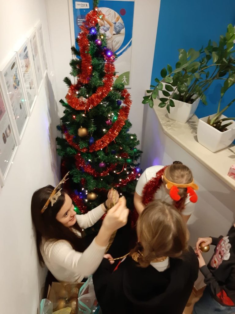 Tak wyglądała tegoroczna świąteczna nocowanka w naszej szkole Helen Doron ✨🧑🎄 8 WhatsApp Image 2024 12 16 at 14.20.52 - Helen Doron English