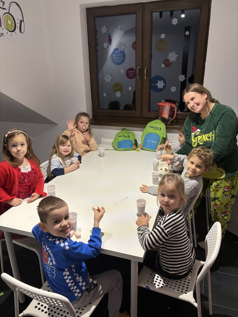Dlaczego nauka języka angielskiego w grupie metodą Helen Doron Niepołomice jest lepsza od korepetycji indywidualnych? 2 IMG 0849 - Helen Doron English
