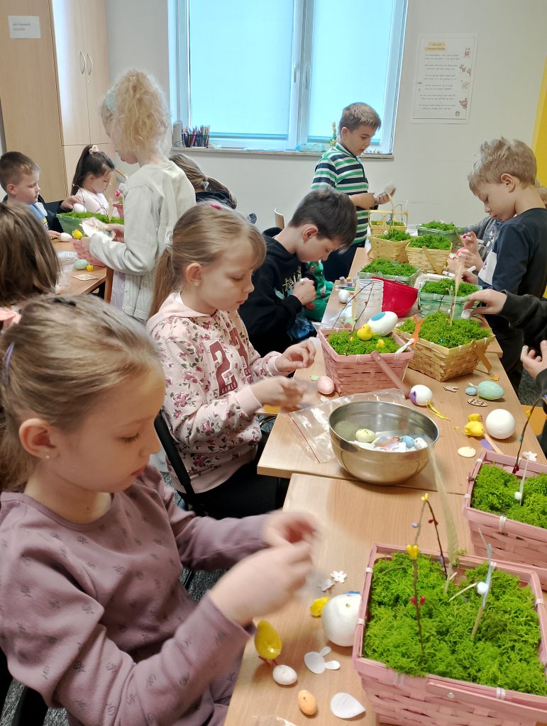 🐣 Relacja z warsztatów wielkanocnych 2026 🐣 28 IMG 20250405 104814 - Helen Doron English