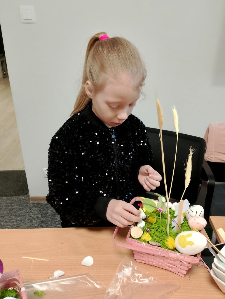 🐣 Relacja z warsztatów wielkanocnych 2026 🐣 31 IMG 20250405 104829 - Helen Doron English