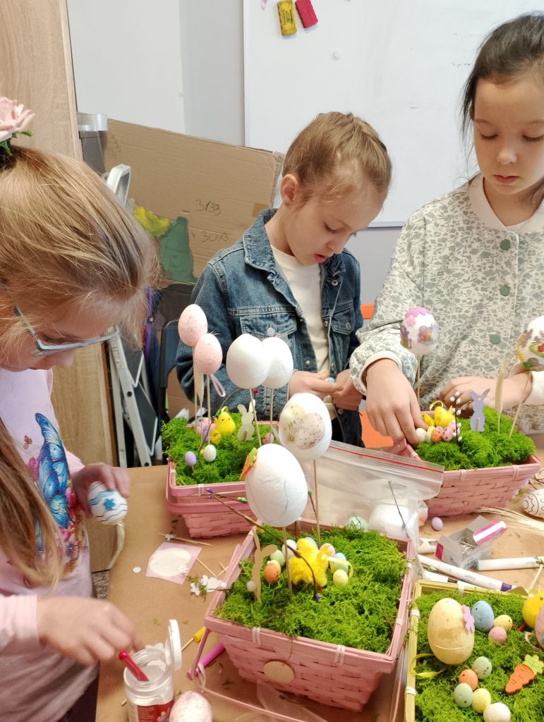 🐣 Relacja z warsztatów wielkanocnych 2026 🐣 42 IMG 20250405 110416 - Helen Doron English