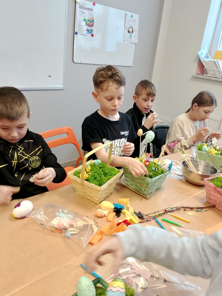 🐣 Relacja z warsztatów wielkanocnych 2026 🐣 43 IMG 20250405 110426 - Helen Doron English