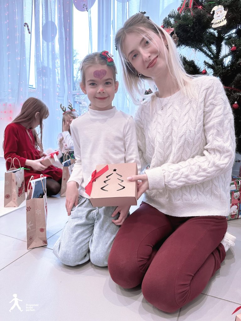 CHRISTMAS FUN 19 597434565 1478114520981978 7723097176829179907 n - Helen Doron English