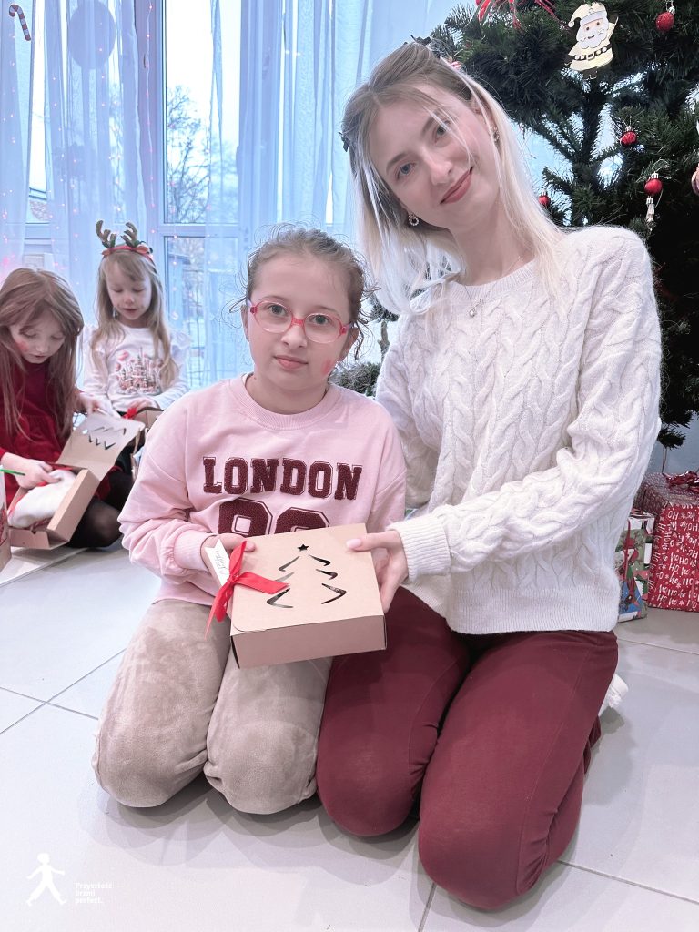 CHRISTMAS FUN 23 597570974 1478115354315228 8860809051312324754 n - Helen Doron English