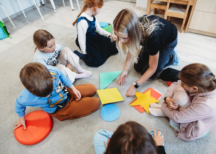 Dlaczego rodzice z Jeleniej Góry coraz częściej zapisują dzieci na angielski? 1 IMG 20260225 WA0011 - Helen Doron English